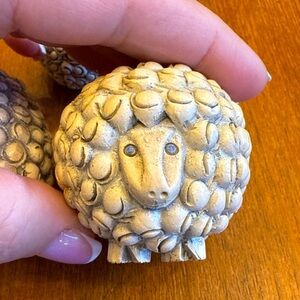 Artisania rinconada figurine  Sheep  Family  3 Pieces Retired